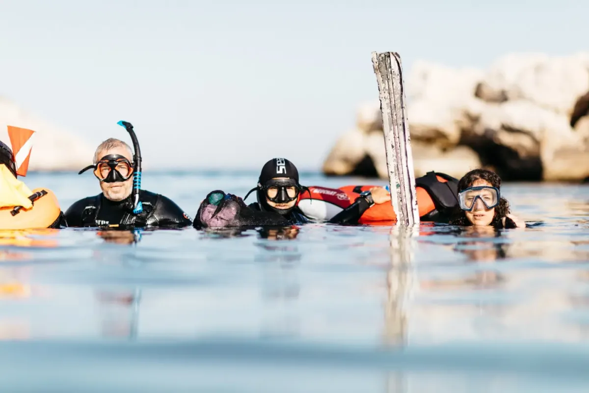 Opération Pirates du Plastique — Parc National des Calanques, apnéistes en mission