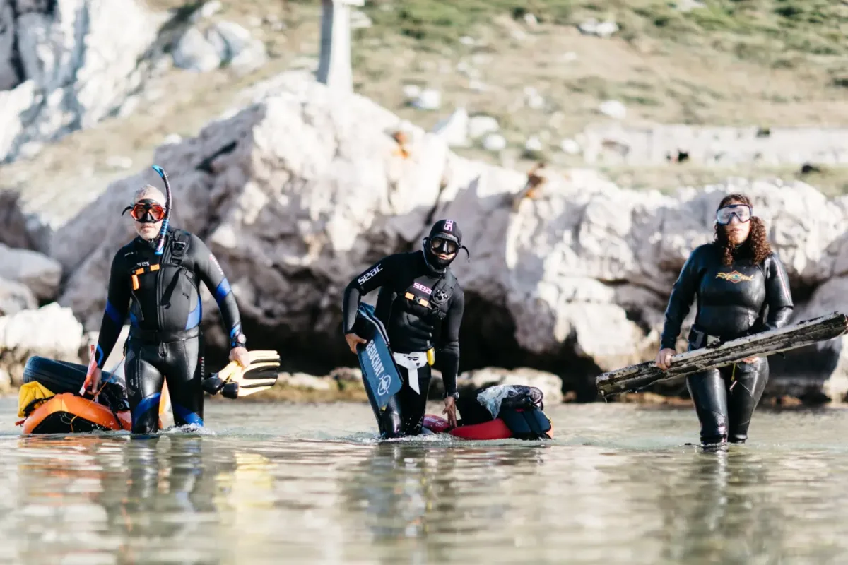 Dépollution marine opération Pirates du Plastique — Parc National des Calanques