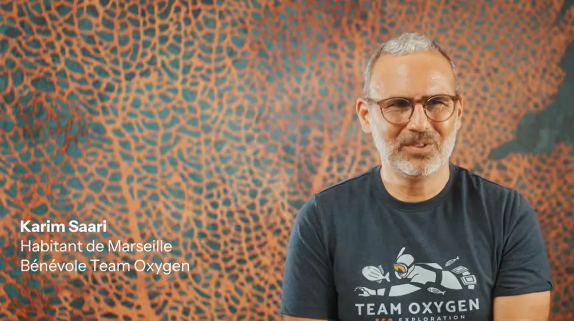 Karim Saari, habitant de Marseille et bénévole Team Oxygen, en interview dans le court-métrage de la Fondation Green-Got